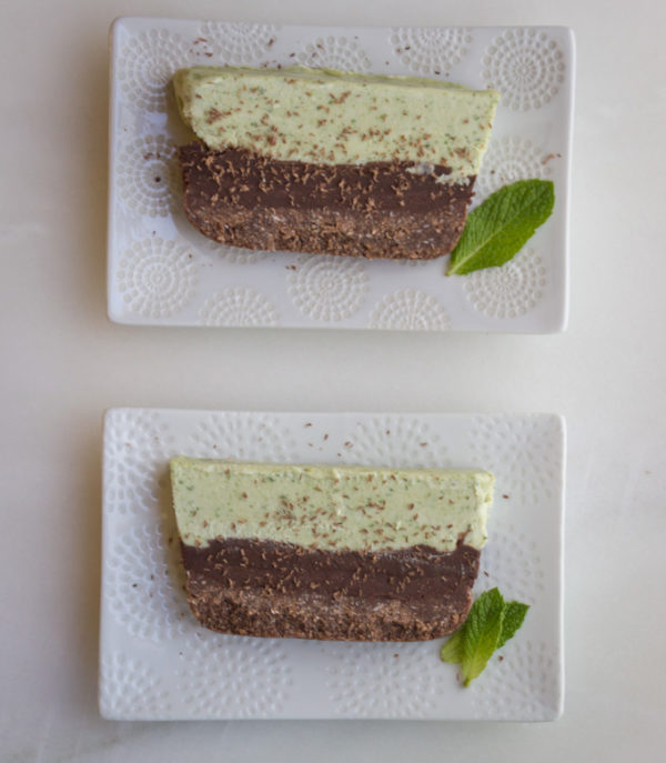Grasshopper Cheesecake {Paleo + Raw Vegan}